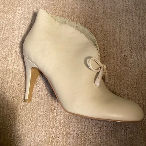 Hot in Hollywood Womens Winter White Booties with Spat Covers, Size 7.5M - Picture 2 of 16